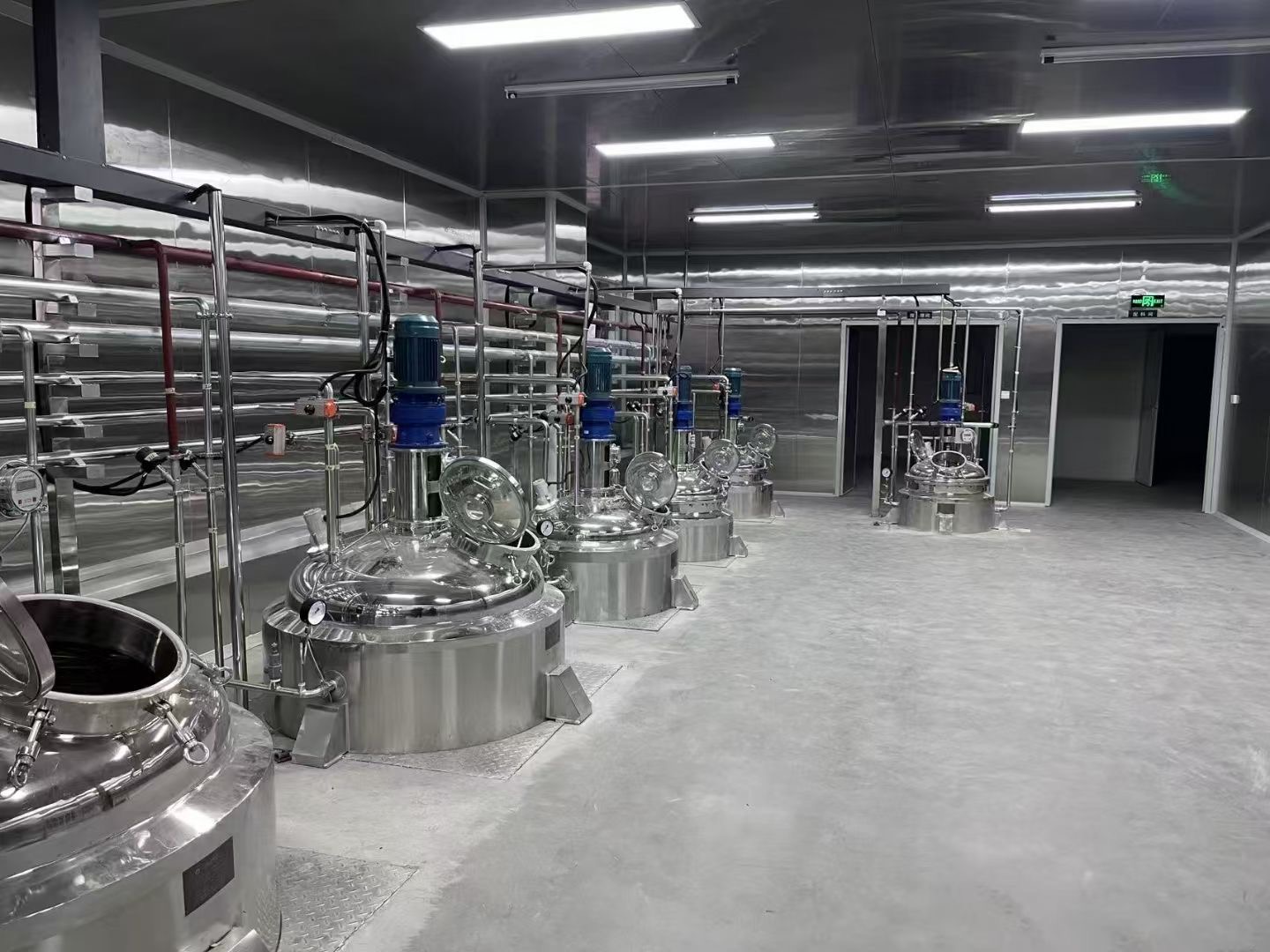 不銹鋼反應釜指導安裝現場